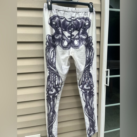 Skeleton Bones Leggings - Picture 6 of 8